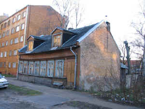 Hospitalu iela Riga 12 dec 2004.JPG (147280 bytes)